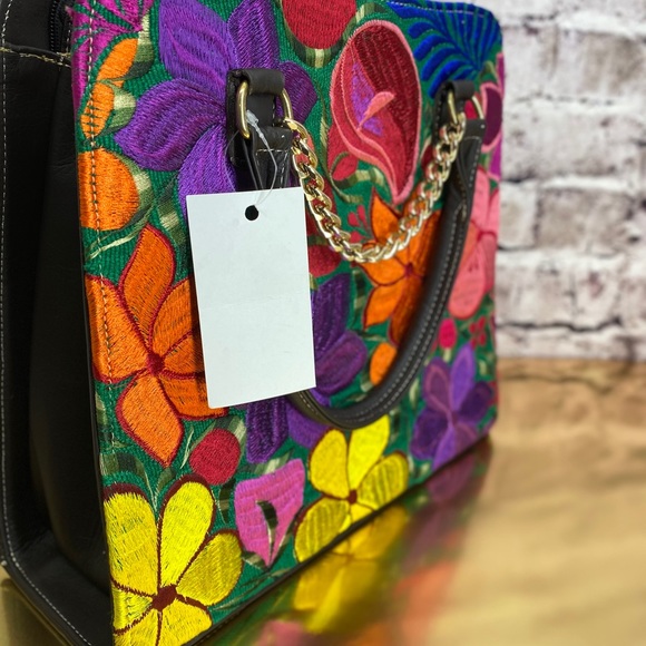 ‼️ BRIGHT 💯% LEATHER HAND EMBROIDERED PURSE - Picture 12 of 15